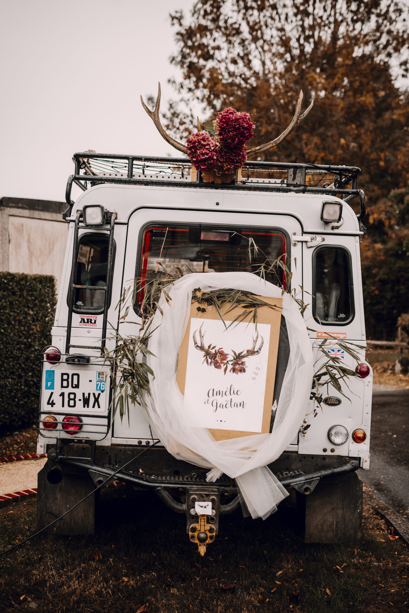 voiture-mariage-sous-la-pluie