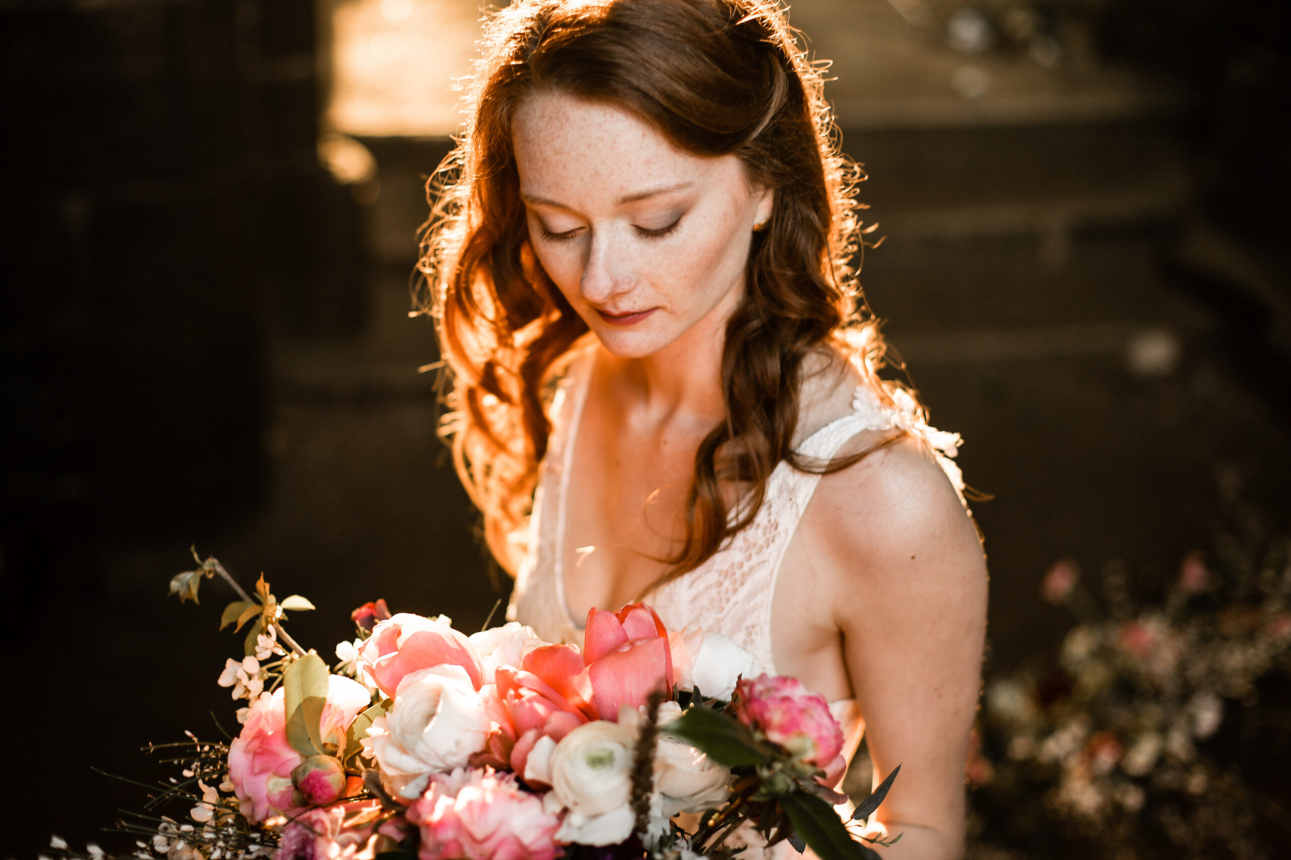 mariee-avec-son-bouquet-inspiration-florale