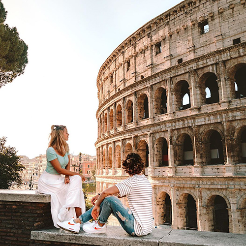 couple-au -Colisée-a-rome-destination-voyage-de-noces