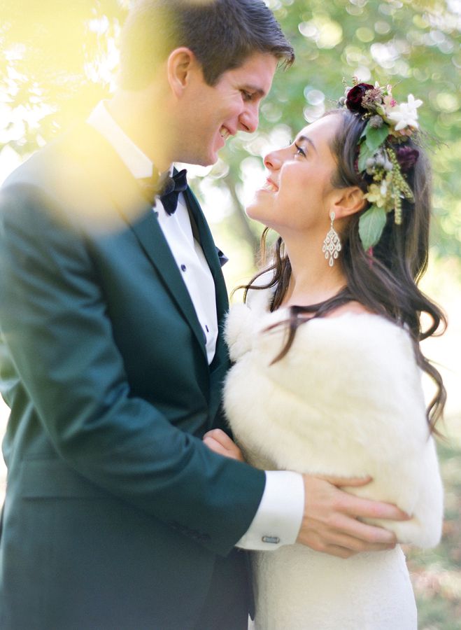 gros plan maries mariage en automne