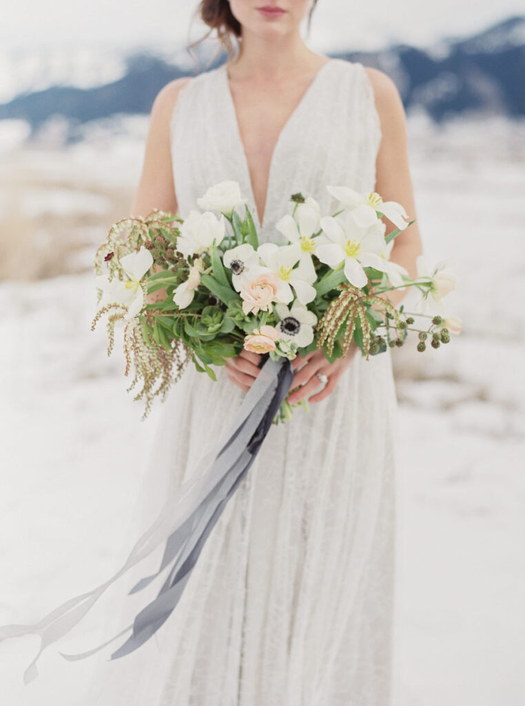 mariee-avec-son-bouquet