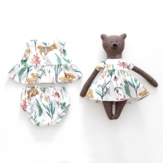 Jouet ours et bébé fille Top + culotte bouffante en coton biologique mis en impression à base de plantes assortis