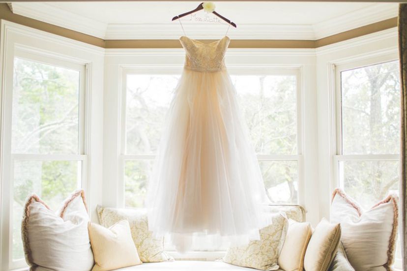 Les 20 indispensables du trousseau de survie de la mariée